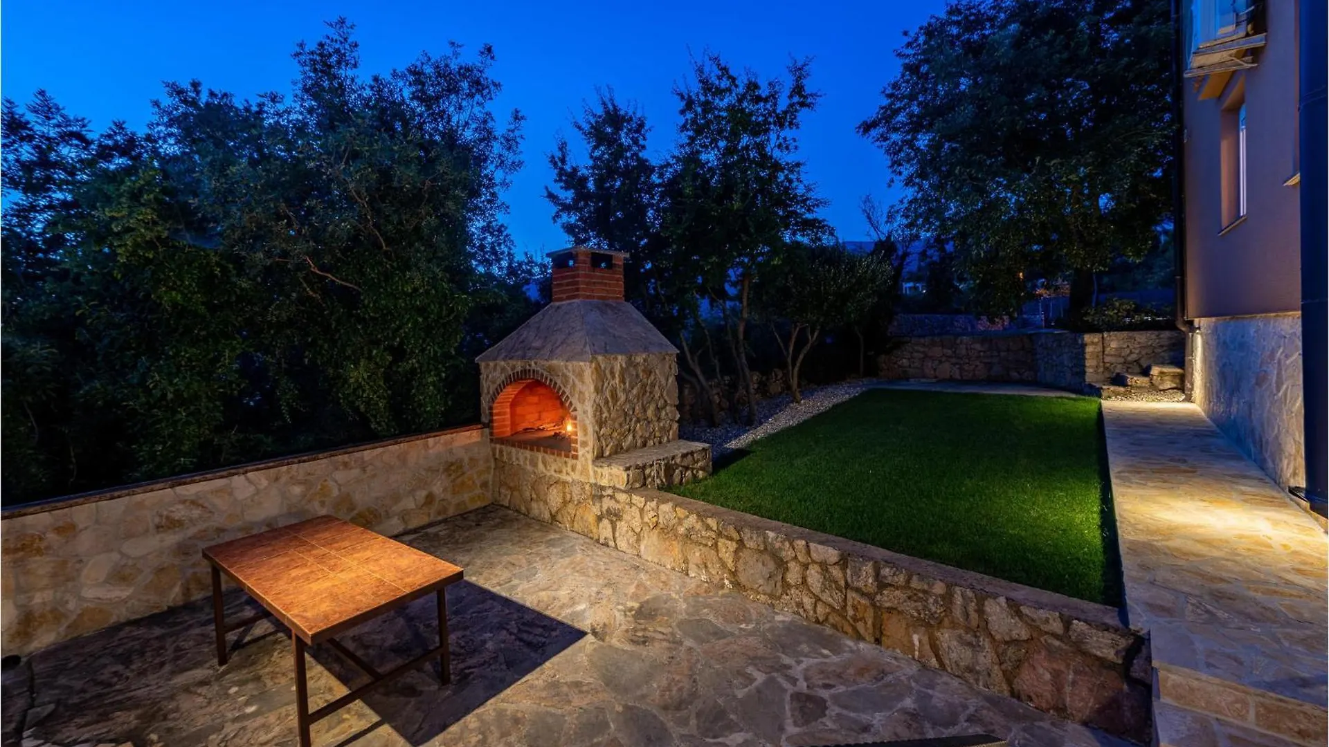 Cozy Home In Rovanjska With Jacuzzi Croatia