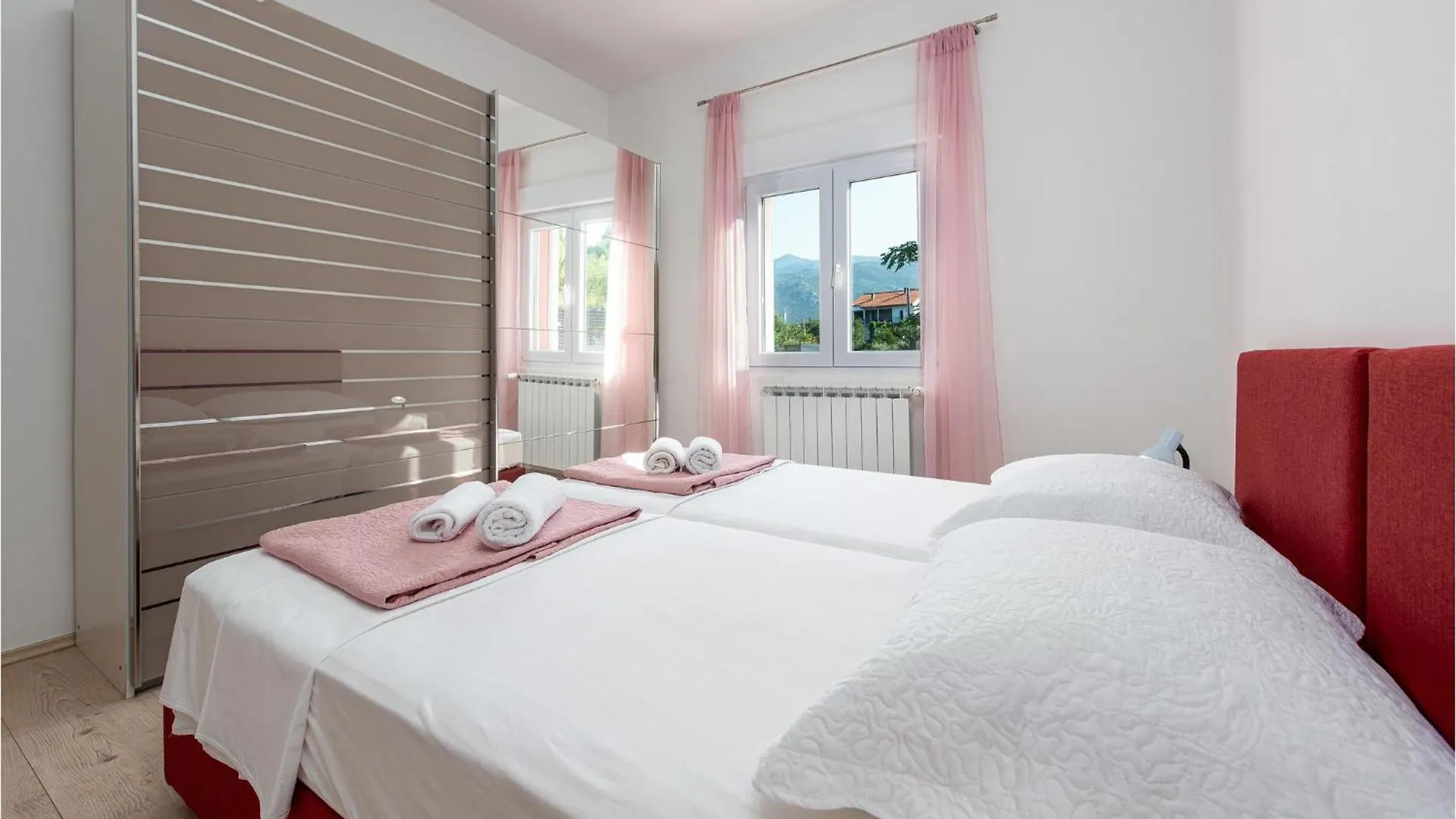 Holiday home Cozy Home In Rovanjska With Jacuzzi Croatia